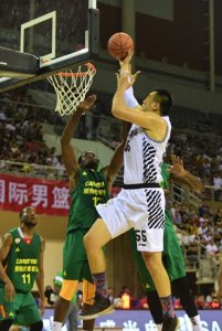​篮球——沈阳国际男篮精英赛：中国辽宁队胜喀麦隆队
