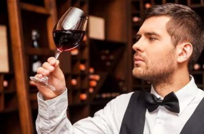 ​葡萄酒怎么选择好坏(葡萄酒是怎么酿造出来的)