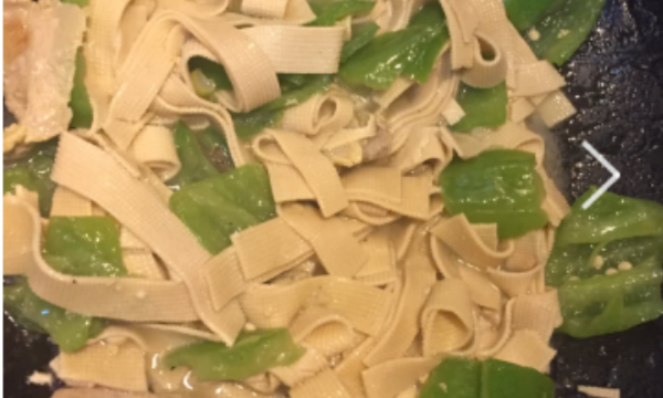 尖椒干豆腐的做法,尖椒干豆腐的做法家常图6