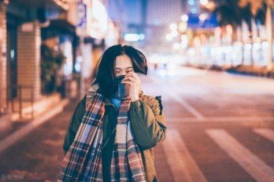 ​异地跟老婆聊天聊什么话题，情侣之间聊什么话题能增进感情