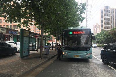 ​截至18时，郑州公交恢复运营线路增至107条
