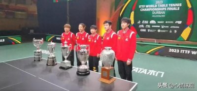 ​德班世乒赛五位世界冠军合影，樊振东情商高、让王楚钦并肩孙颖莎