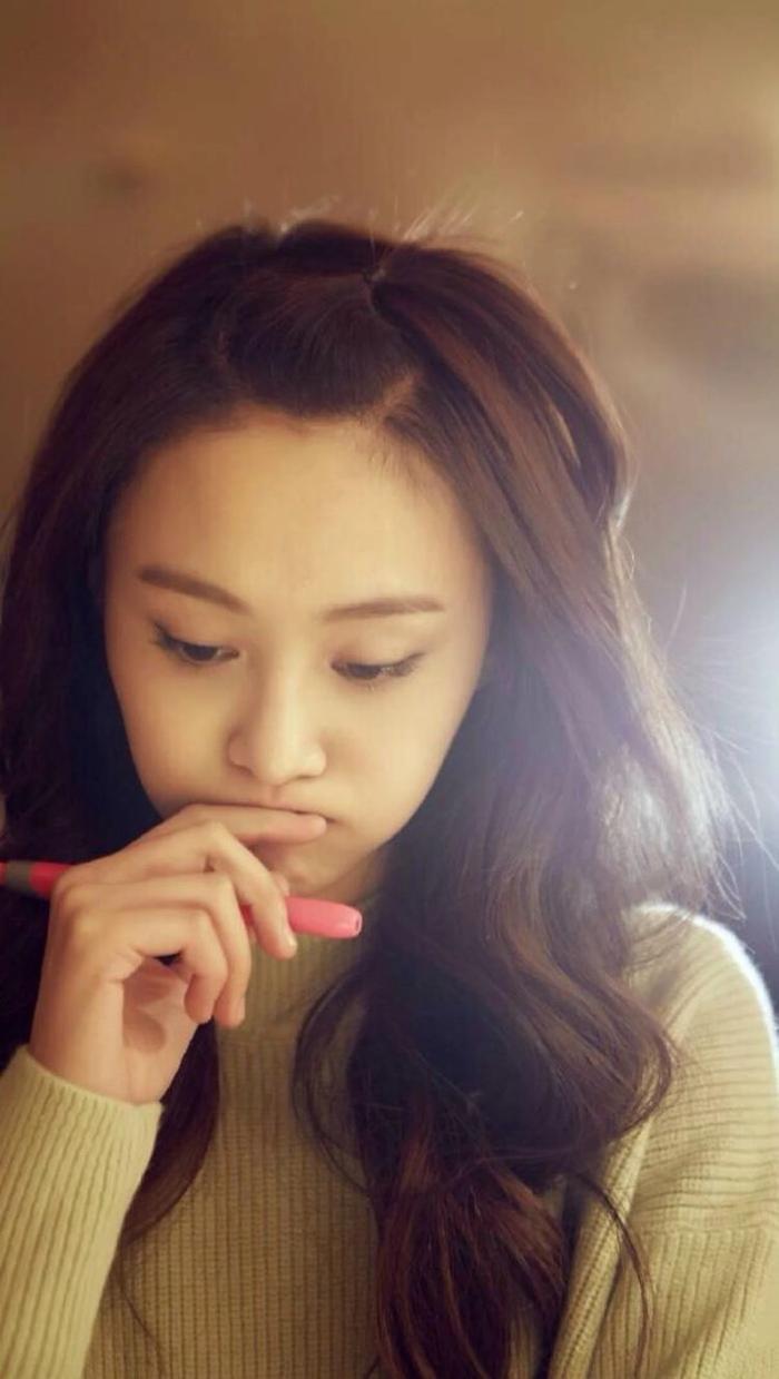 小仙女郑爽真实体重曝光，减肥方法更是让人特别心疼