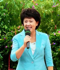 央视著名主持人刘璐:嫁中国台湾丈夫,她的退休生活过得怎么样?
