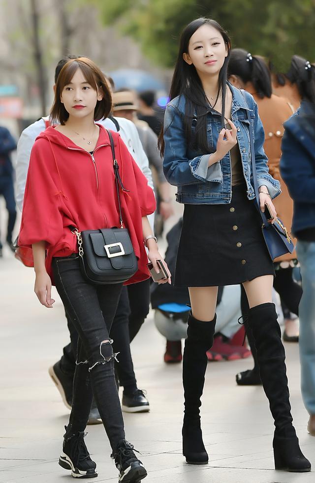 街拍美女:小姐姐身材不错吧!颜值高身材好就容易迷上这样的美女