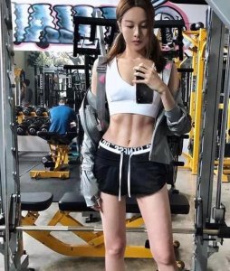 女孩子为什么要瘦(小姐姐是指漂亮女生吗)
