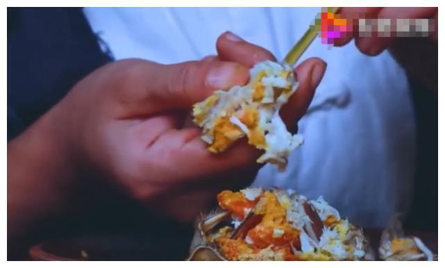 李子柒最受欢迎的美食视频，她和奶奶吃饭的小细节，感动了网友