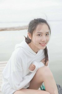 95后重庆女演员孙嘉灵,身材高挑,优雅迷人