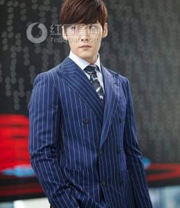 ​揭秘崔振赫女友自杀事件崔振赫整容前后对比