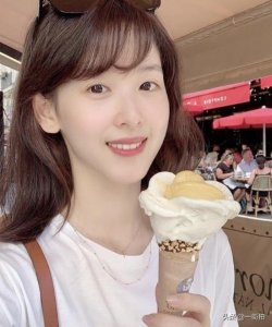 ​京东老板刘强东老婆（刘强东老婆章泽天晒照）