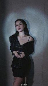 ​阿娇与晓鸽：她们的美丽与坎坷情路启示