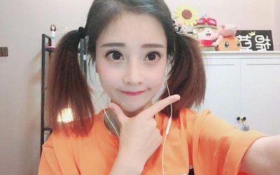 ​冯提莫深夜发博，性感比基尼照太迷人，网友：太漂亮了