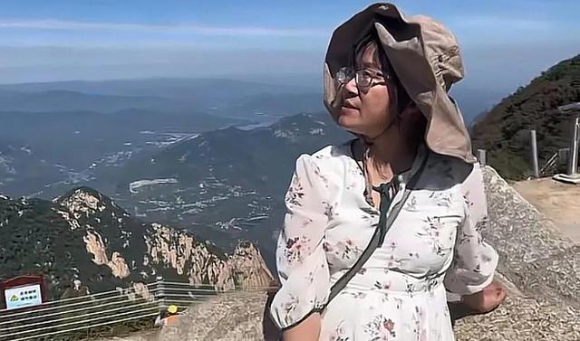 余秀华名句经典语录（余秀华新发的文章里）(1)