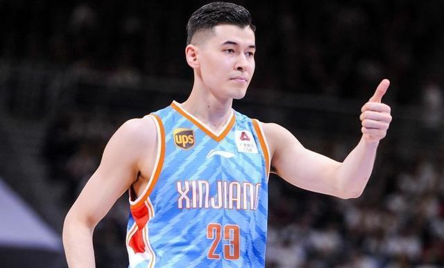 输给新疆后，郭士强罕见发怒批郭艾伦，郭艾伦社交发文引争议