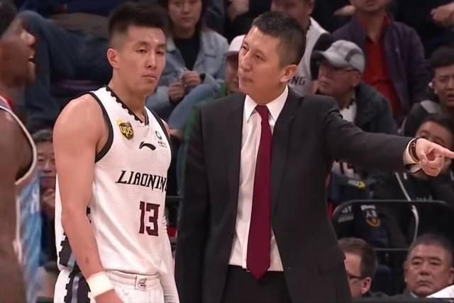 输给新疆后，郭士强罕见发怒批郭艾伦，郭艾伦社交发文引争议