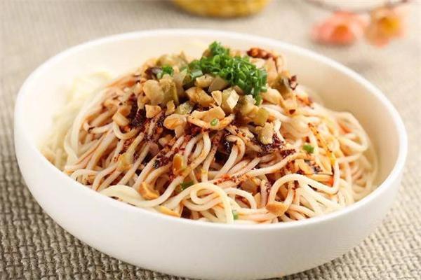 凉面和米饭哪个热量高 凉面和米饭哪个容易胖