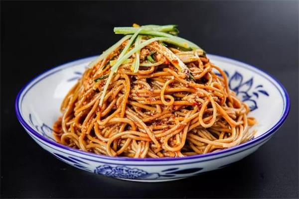 凉面和米饭哪个热量高 凉面和米饭哪个容易胖