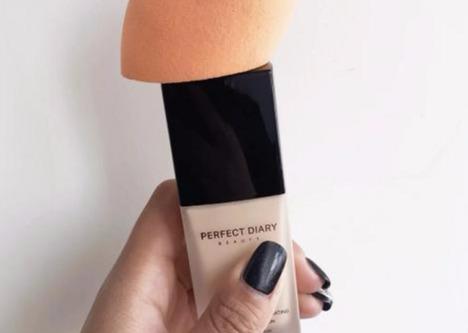 露华浓持妆无瑕水漾粉底液（平价好用的粉底液清单）(2)