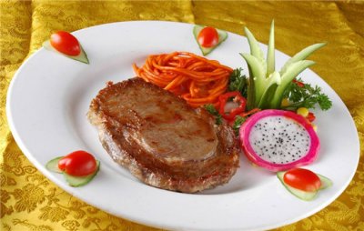 ​牛排自己怎么腌制比较嫩？做牛排的预备动作包括解冻和腌制！