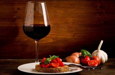 ​葡萄酒放冰箱冰一下(自制葡萄酒可以放冰箱吗)