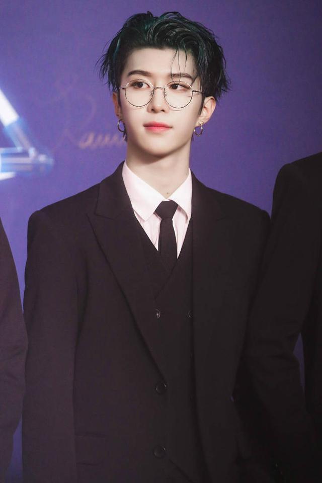 百分九再出五人团综,蔡徐坤依旧缺席,而这却是范丞丞首档综艺!