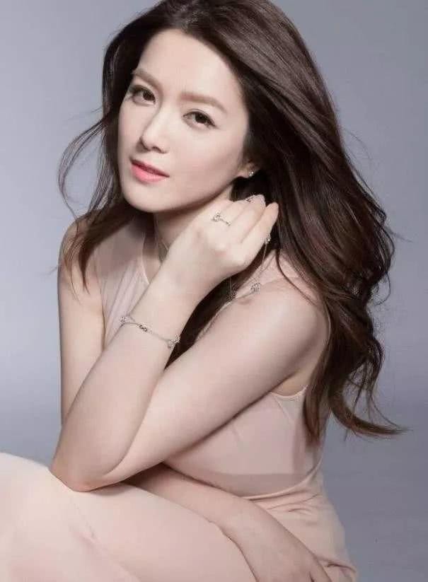 胡彦斌个人资料简介(胡彦斌又自费为新人写歌)