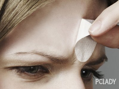 ​额头上长粉刺怎么办小妙招（额头闭口粉刺怎么去除？摆平闭口粉刺8个小妙招）