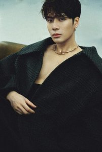 ​王嘉尔自曝无经纪人真相！独立闯荡娱乐圈，背后的故事你了解多少