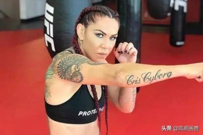 ​曾经的地表最强，UFC羽量级霸主机械婆，有多凶悍？