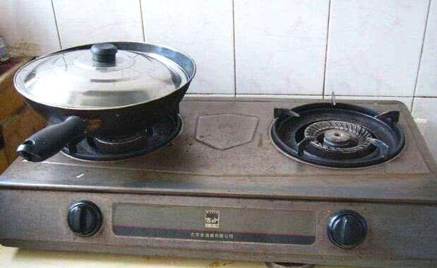 关煤气是先关灶还是先关煤气阀门 法律依据