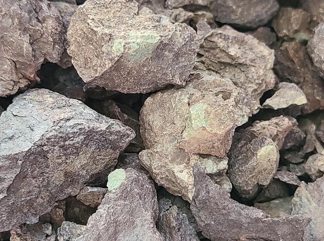 最好的紫砂泥料（新手快速入门不推荐的五种紫砂泥料）(14)