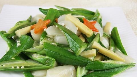 秋葵叶子发黄干白，还有锈斑是怎么回事