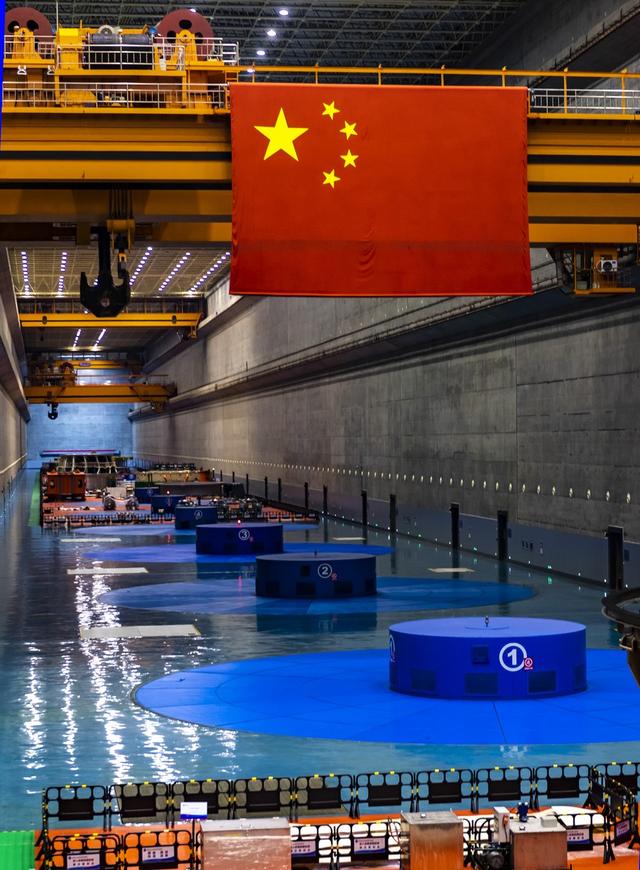 三峡大坝发电量占全国发电量多少（发电量不是全球第一）(13)