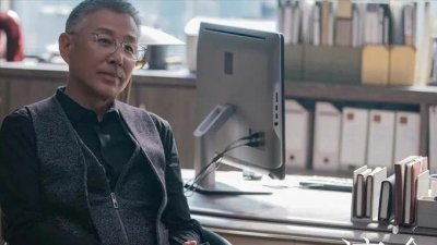 ​她是《插翅难逃》中的“豪嫂”郭金凤，当红时嫁给圈外医生