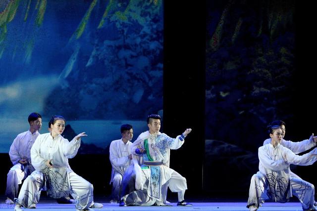 少年武功极高失传已久的武林绝学（欲练神功挥刀自宫）(3)