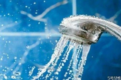 ​洗冷水澡可以减肥吗 洗冷水澡的好处