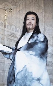 ​45岁于毅在娱乐圈内不红，是因为他在另一个圈子里，正红得发紫