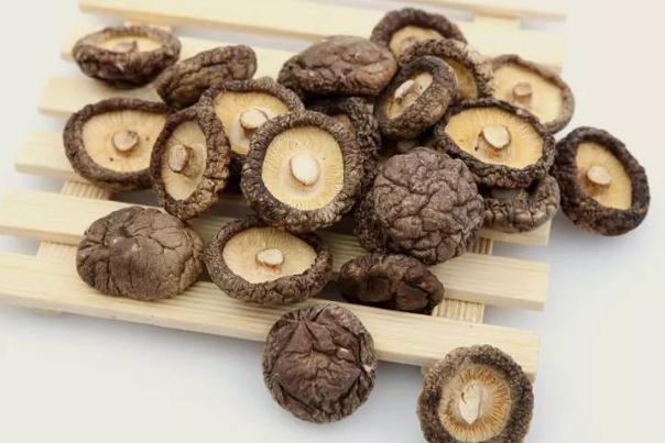 吃香菇胃疼是什么原因 吃香菇胃疼怎么缓解