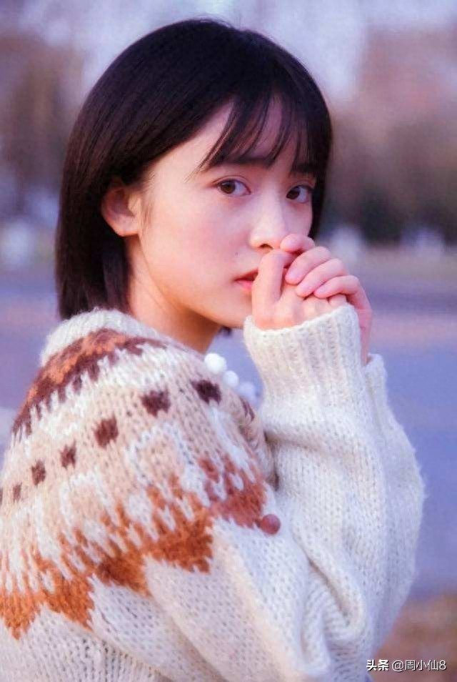 沈月，娱乐圈偶像演员，被誉为“漫画女孩”