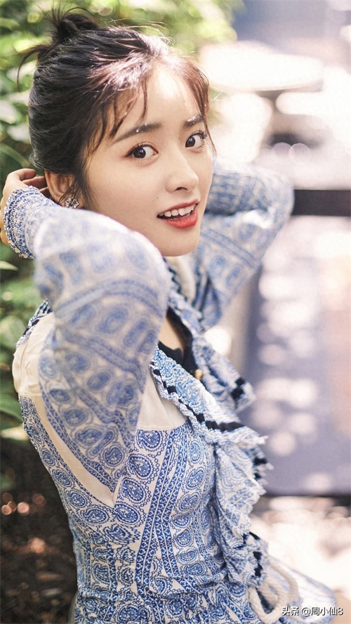 沈月，娱乐圈偶像演员，被誉为“漫画女孩”