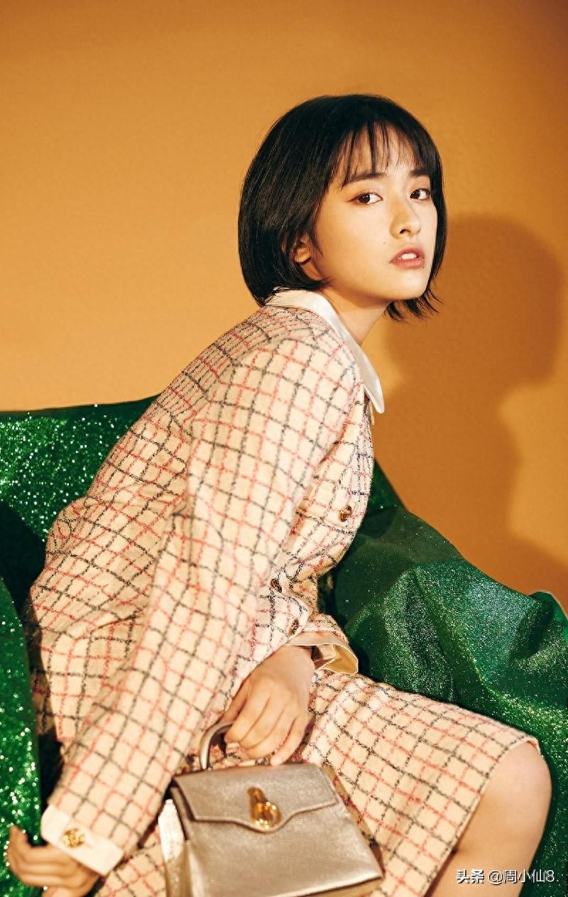 沈月，娱乐圈偶像演员，被誉为“漫画女孩”