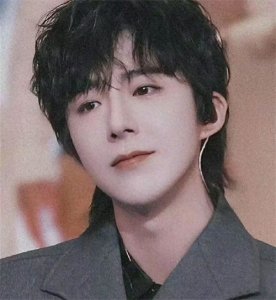 ​娱乐圈没有学历门槛？杨超越小学，王一博范丞丞高中，赵丽颖中专