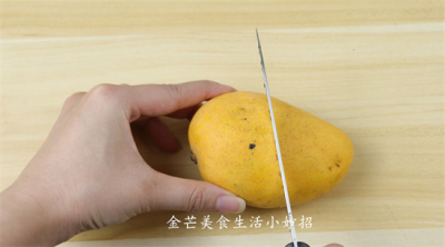 ​芒果怎么切？学会这5个方法，不脏手不淌汁，太方便了