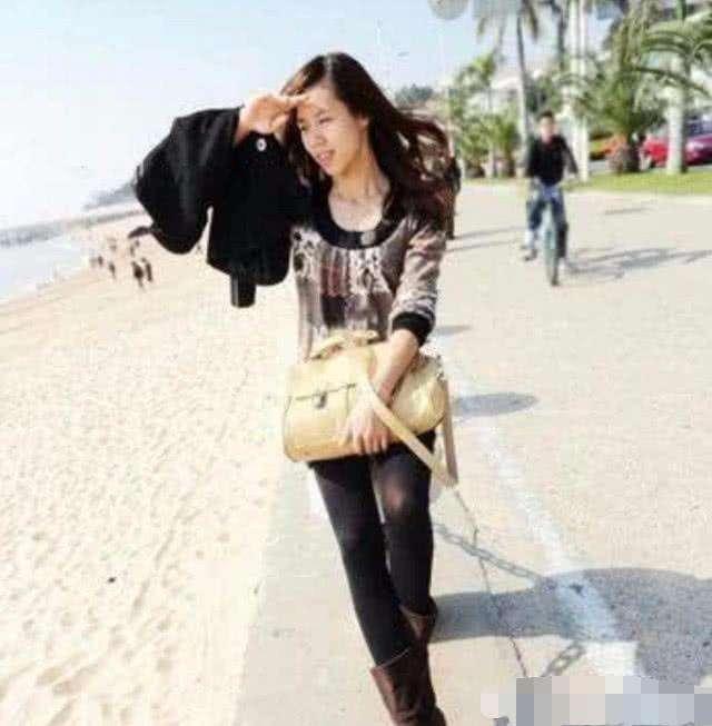 周星驰《功夫》里面的龅牙珍，真实模样曝光，网友：也是美女一枚