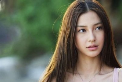 ​娱乐圈中五大混血美女排行榜，原来还有她！