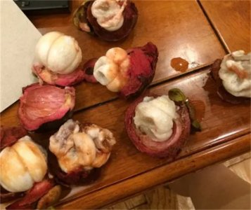 ​山竹放久了表皮会变硬还是腐烂