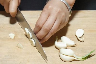 ​想买到一把无惧大蒜的刀 听听专家支的招儿