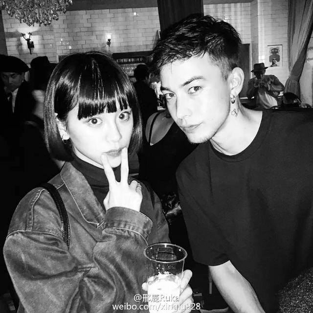 以前很火的重庆网红情侣（重庆的那些网红们）(55)