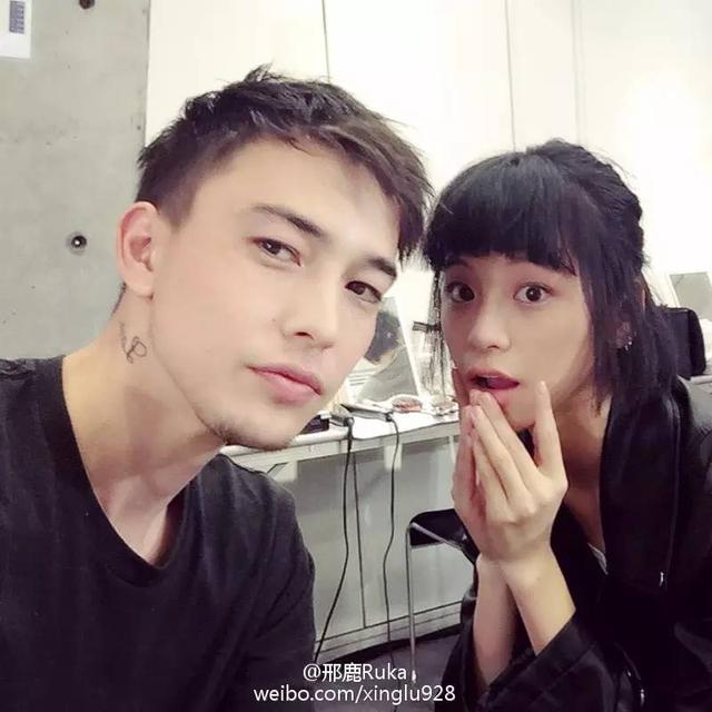 以前很火的重庆网红情侣（重庆的那些网红们）(54)