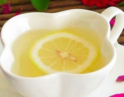 晚上可以喝柠檬水加蜂蜜吗